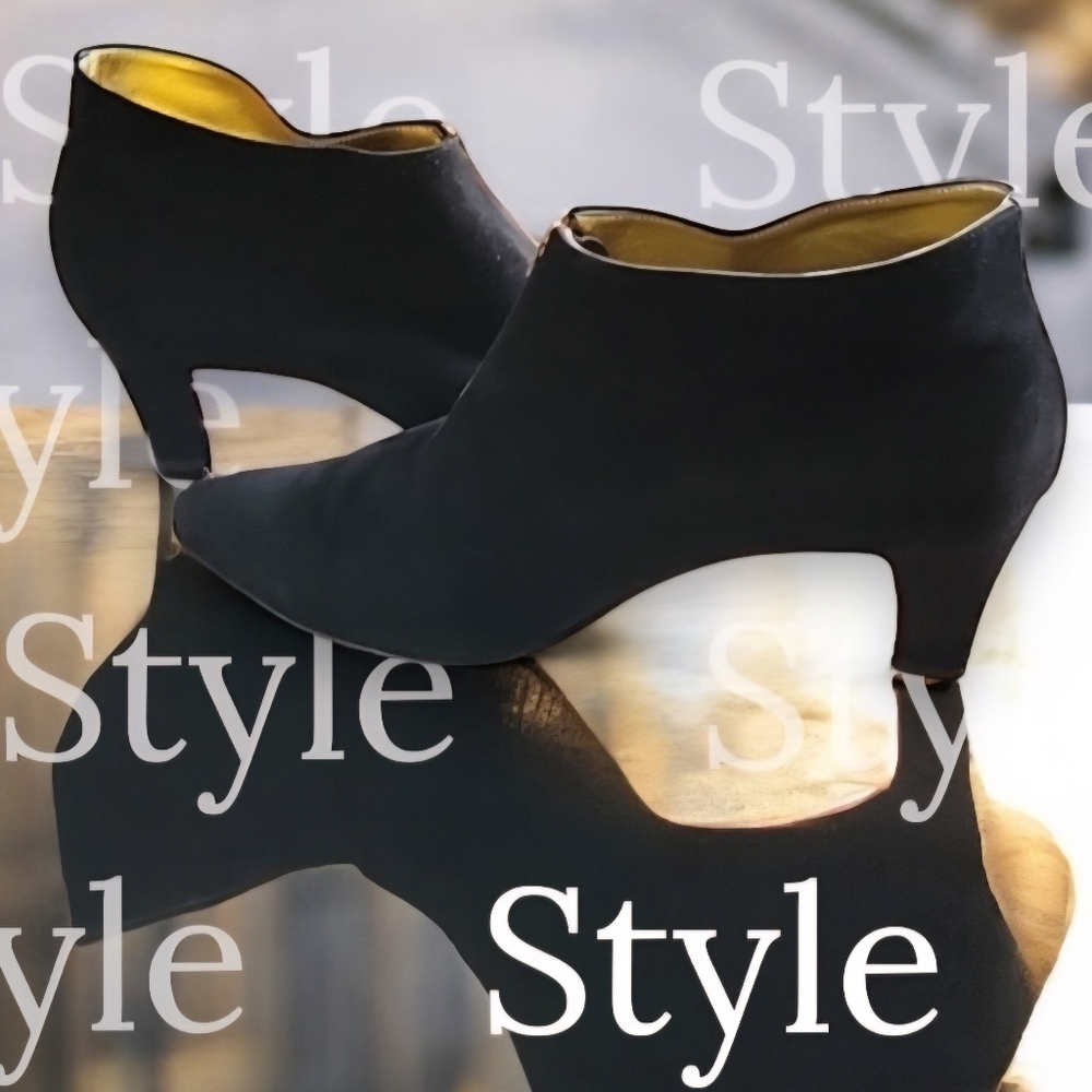 DONNA KARAN rare heel booties
